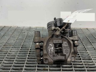 bontott VW GOLF VII Bal hátsó Féknyereg Munkahengerrel