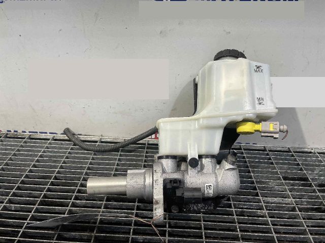 bontott VW GOLF VII Főfékhenger