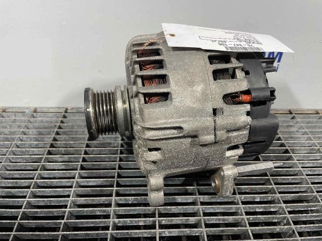 bontott VW GOLF VII Generátor