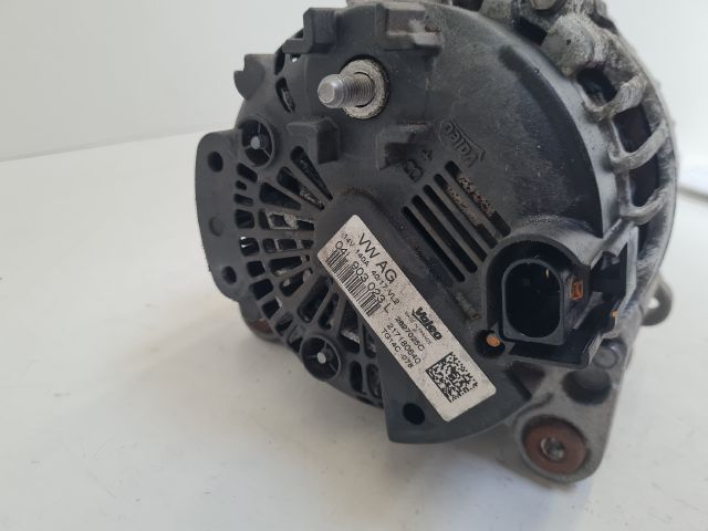 bontott VW GOLF VII Generátor