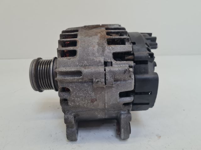 bontott VW GOLF VII Generátor