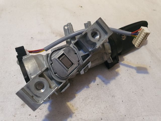 bontott VW GOLF VII Gyújtáskapcsoló Házzal