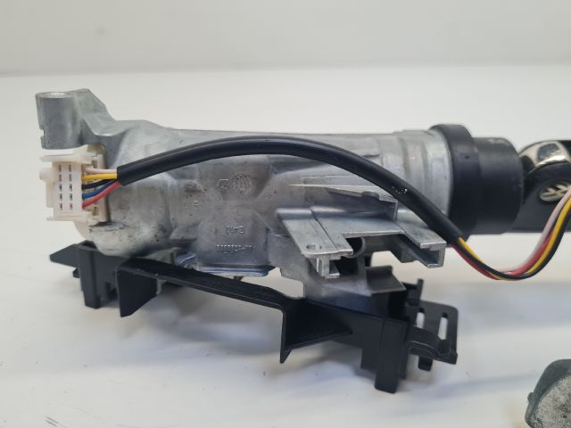 bontott VW GOLF VII Gyújtáskapcsoló Házzal