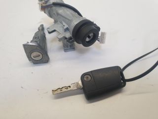 bontott VW GOLF VII Gyújtáskapcsoló Házzal