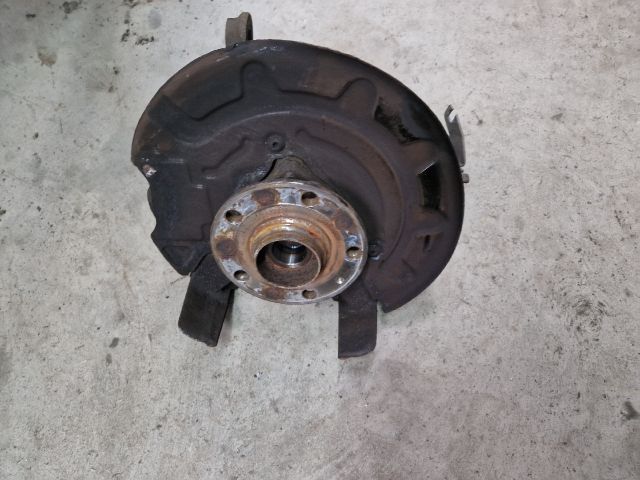 bontott VW GOLF VII Jobb első Csonkállvány Kerékaggyal