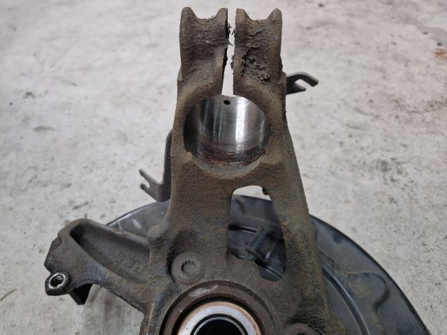 bontott VW GOLF VII Jobb első Csonkállvány Kerékaggyal