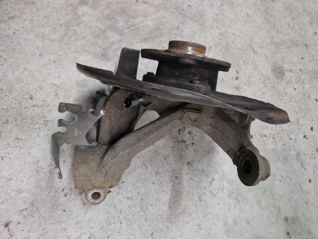 bontott VW GOLF VII Jobb első Csonkállvány Kerékaggyal