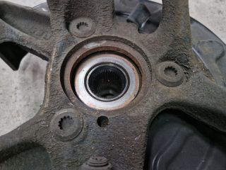 bontott VW GOLF VII Jobb első Csonkállvány Kerékaggyal