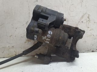 bontott VW GOLF VII Jobb hátsó Féknyereg Munkahengerrel