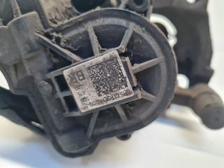 bontott VW GOLF VII Jobb hátsó Féknyereg Munkahengerrel