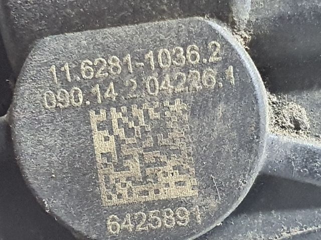 bontott VW GOLF VII Jobb hátsó Féknyereg Munkahengerrel