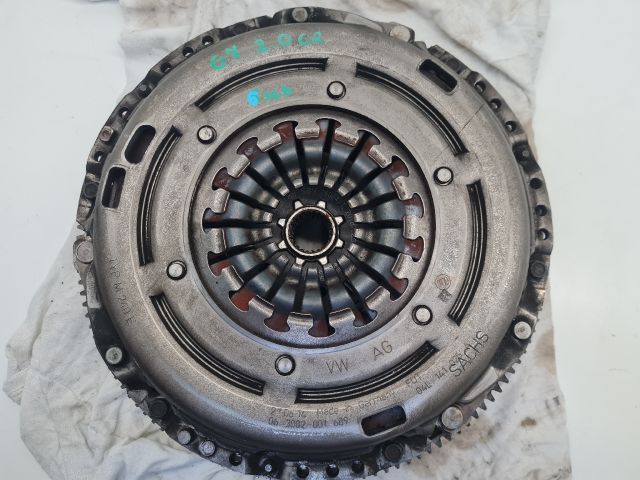 bontott VW GOLF VII Kuplung Szett Lendkerékkel