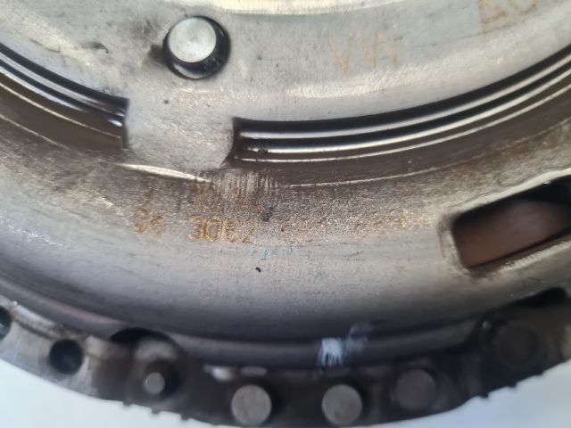 bontott VW GOLF VII Kuplung Szett Lendkerékkel