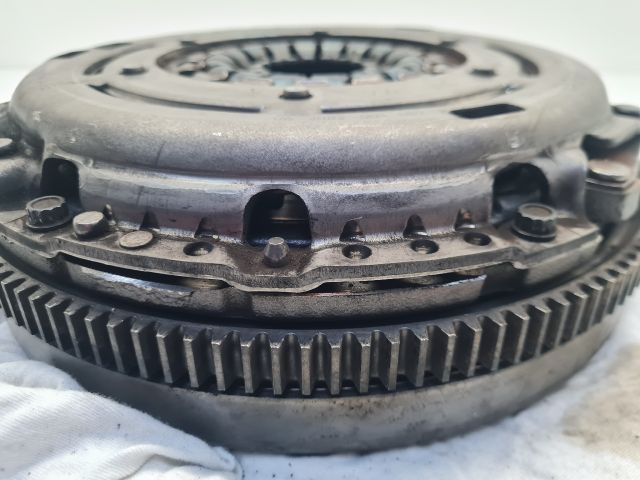 bontott VW GOLF VII Kuplung Szett Lendkerékkel