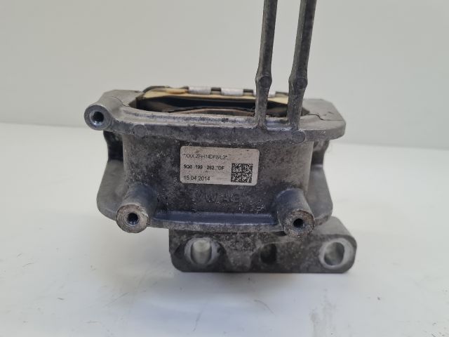 bontott VW GOLF VII Motor Tartó Bak (Fém)