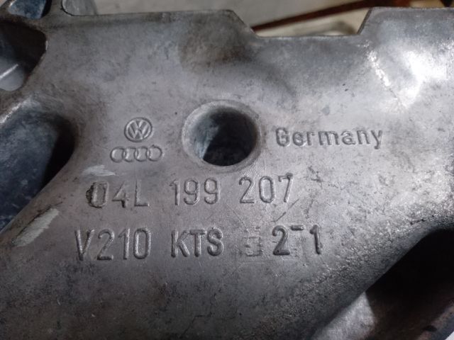 bontott VW GOLF VII Motor Tartó Bak (Fém)