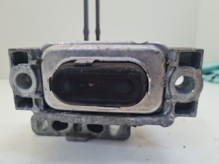 bontott VW GOLF VII Motor Tartó Bak (Fém)