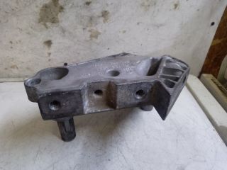 bontott VW GOLF VII Motor Tartó Bak (Fém)