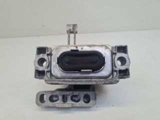 bontott VW GOLF VII Motor Tartó Bak Jobb