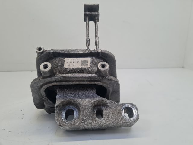 bontott VW GOLF VII Motor Tartó Bak Jobb