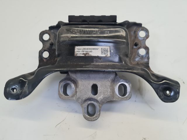 bontott VW GOLF VII Motor Tartó Bak (Pozíciófüggetlen)