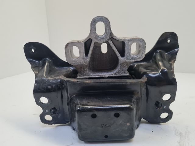 bontott VW GOLF VII Motor Tartó Bak (Pozíciófüggetlen)