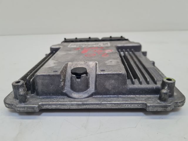 bontott VW GOLF VII Motorvezérlő