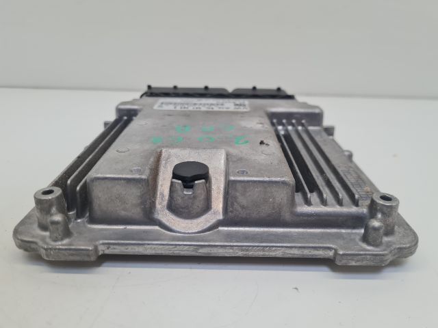 bontott VW GOLF VII Motorvezérlő