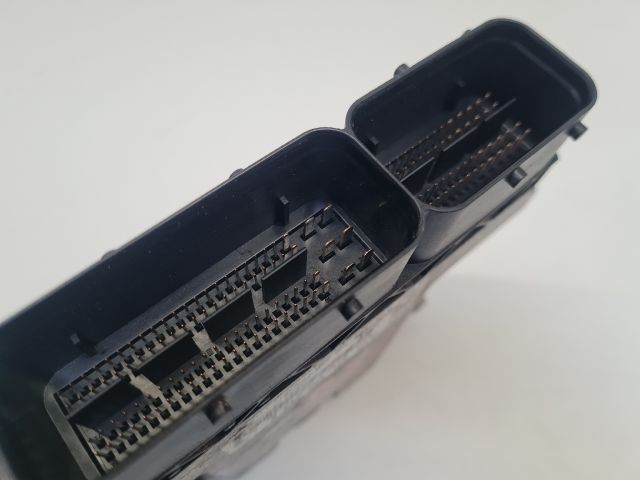 bontott VW GOLF VII Motorvezérlő