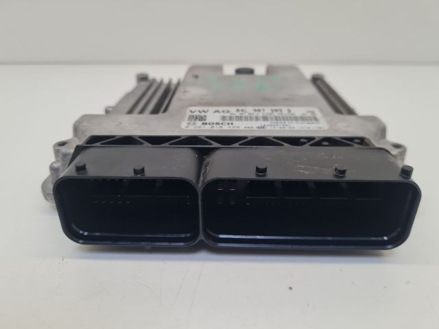 bontott VW GOLF VII Motorvezérlő