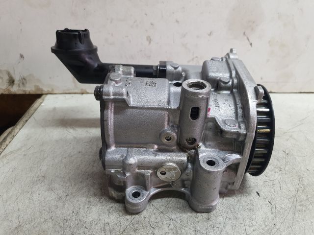 bontott VW GOLF VII Olajszivattyú