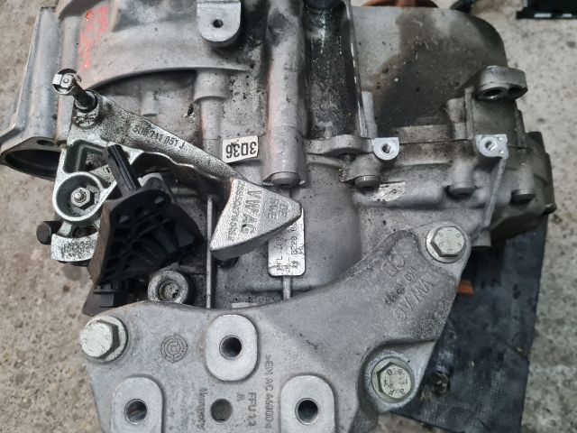 bontott VW GOLF VII Váltó (Mechanikus)