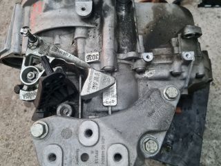 bontott VW GOLF VII Váltó (Mechanikus)