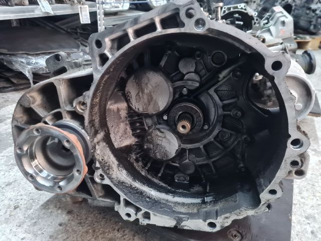 bontott VW GOLF VII Váltó (Mechanikus)
