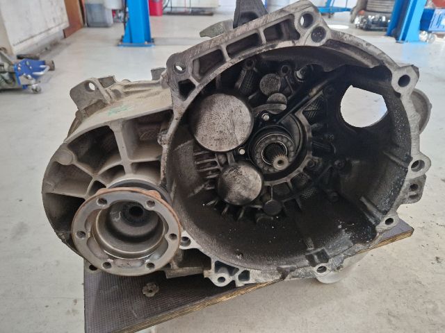 bontott VW GOLF VII Váltó (Mechanikus)