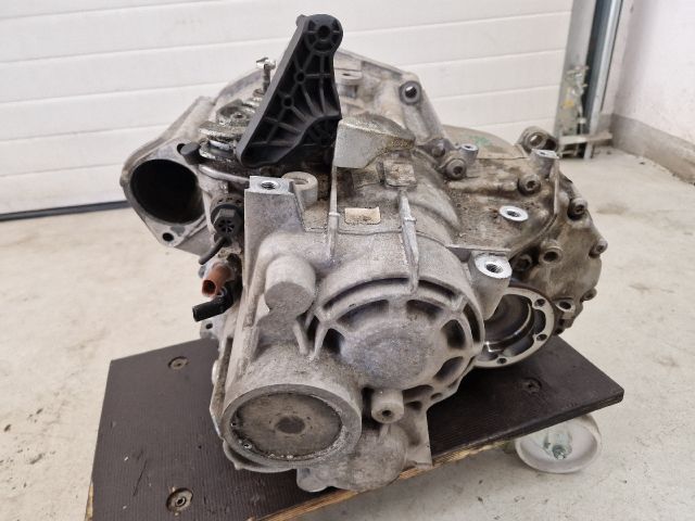 bontott VW GOLF VII Váltó (Mechanikus)