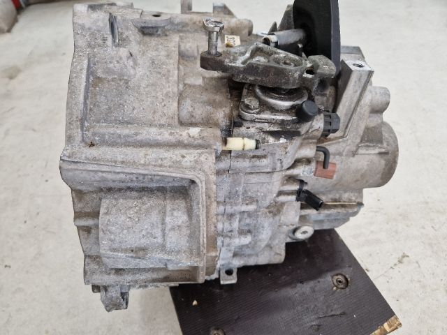 bontott VW GOLF VII Váltó (Mechanikus)