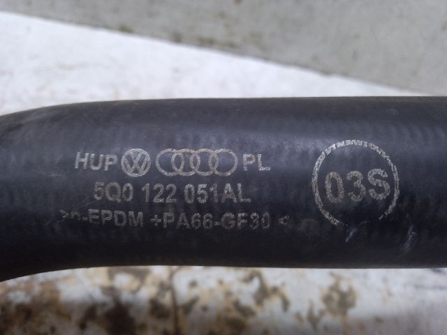 bontott VW GOLF VII Vízcső