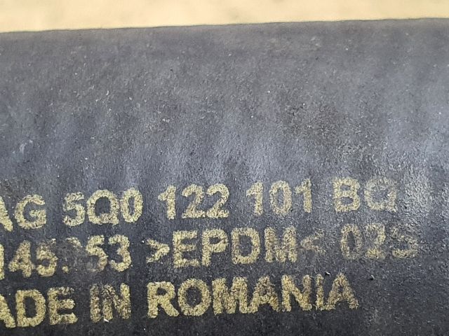 bontott VW GOLF VII Vízcső