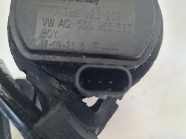 bontott VW GOLF VII Vízpumpa