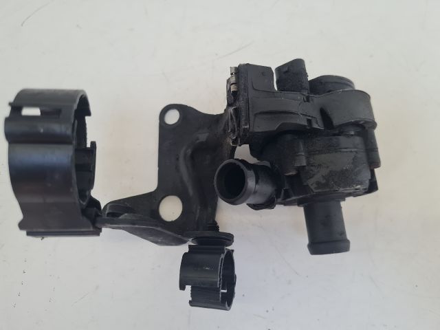 bontott VW GOLF VII Vízpumpa