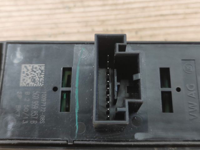 bontott VW GOLF VII Ablakemelő Kapcsoló Négyes / Kettes