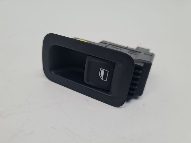 bontott VW GOLF VII Ablakemelő Kapcsoló (Pozíciófüggetlen)