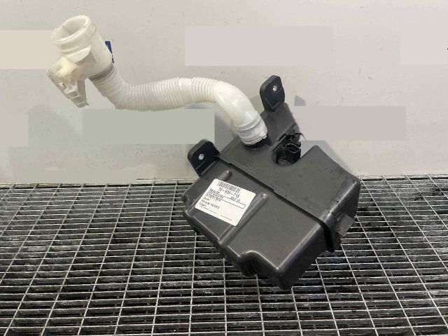 bontott VW GOLF VII Ablakmosó Tartály