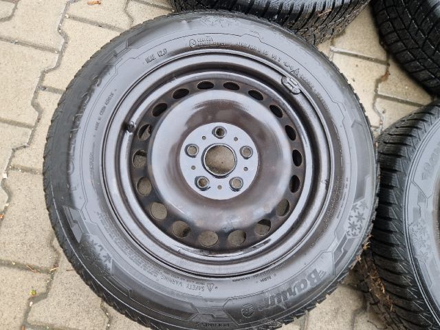 bontott VW GOLF VII Acélfelni Szett Gumival