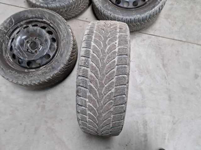 bontott VW GOLF VII Acélfelni Szett Gumival