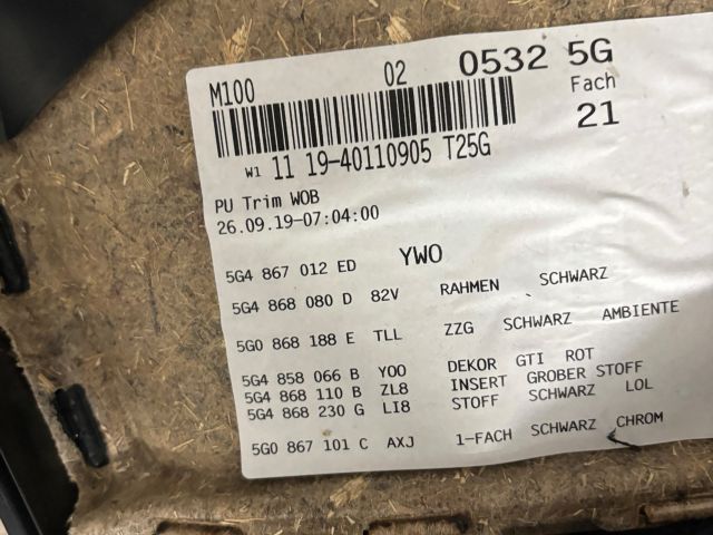 bontott VW GOLF VII Ajtó Kárpit Szett