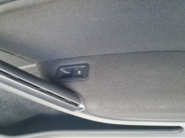 bontott VW GOLF VII Ajtó Kárpit Szett