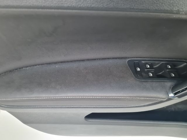 bontott VW GOLF VII Ajtó Kárpit Szett