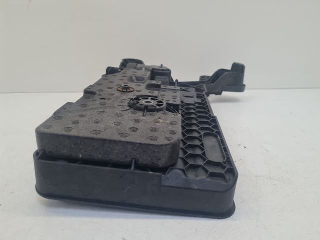 bontott VW GOLF VII Akkumulátor Tartó